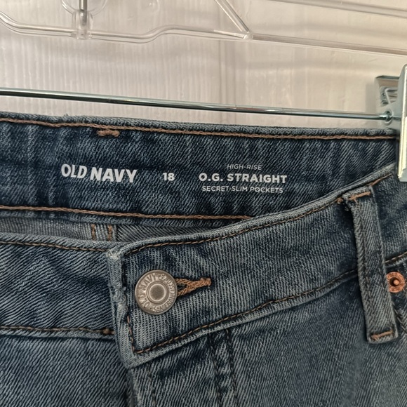 Old Navy O.G Straight Jeans - Picture 3 of 4